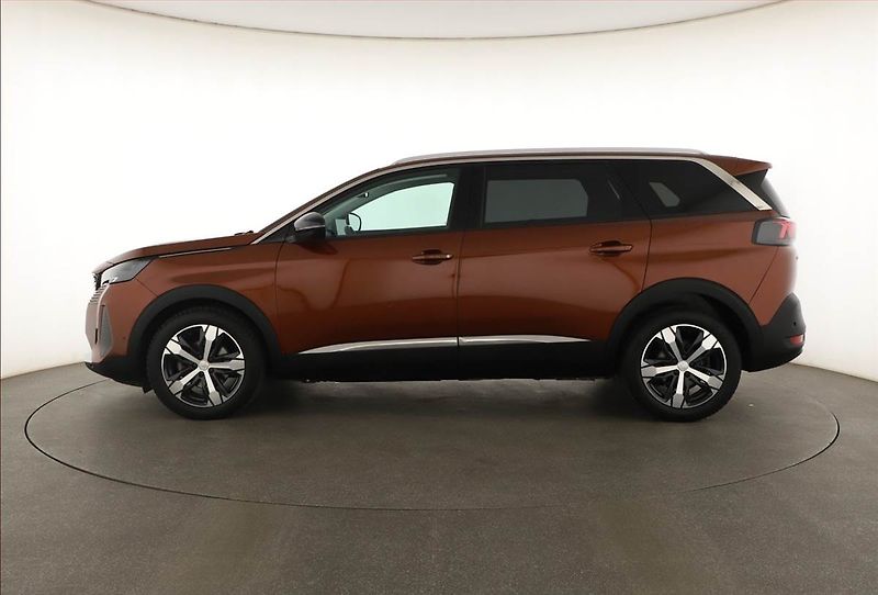 Peugeot 5008 (2022) Allure 1.5 BlueHDi - fotka 3 z 19