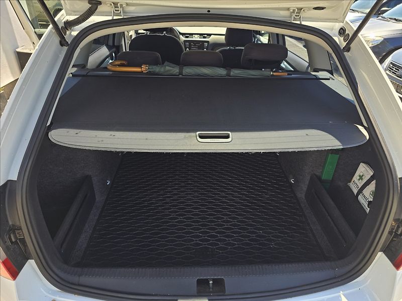Škoda Octavia 2,0TDi 110KW Elegance TZ - fotka 27 z 49
