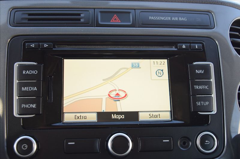 Volkswagen Tiguan 2,0 TDI 103KW NAVI TAŽNÉ ALU - fotka 35 z 47