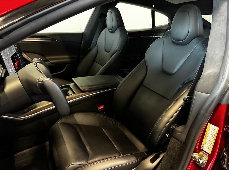 Tesla Model S LR AWD Vzduch Yoke Pano Matrix - fotka 10 z 21