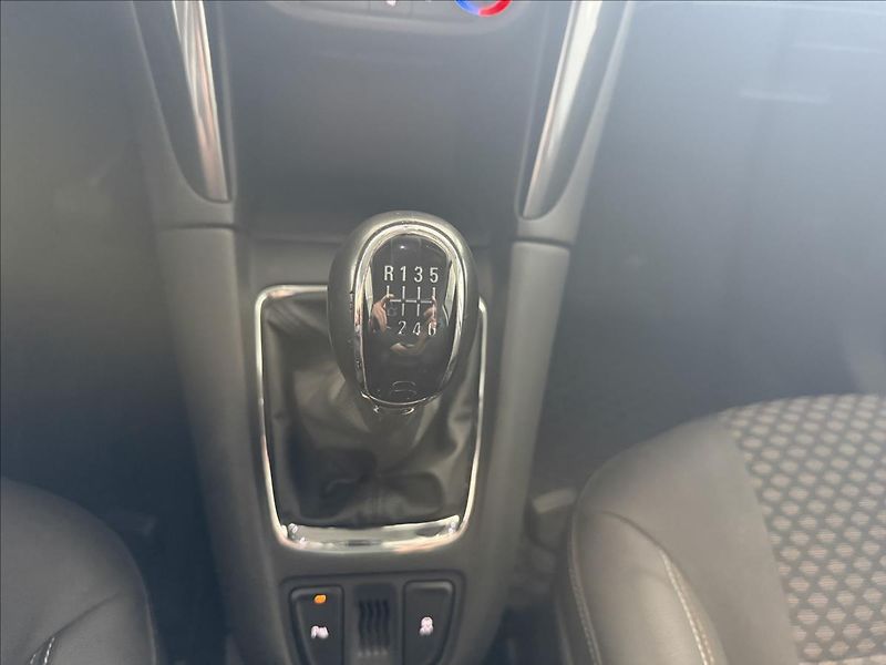 Opel Zafira 1,4   103kW,SERVISKA,2.MAJ,7MÍ - fotka 17 z 26
