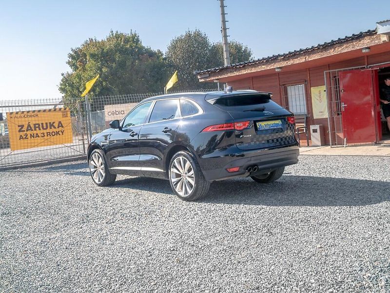Jaguar F-Pace (2016) 2.0D 132KW – NAVIGACE - fotka 7 z 46