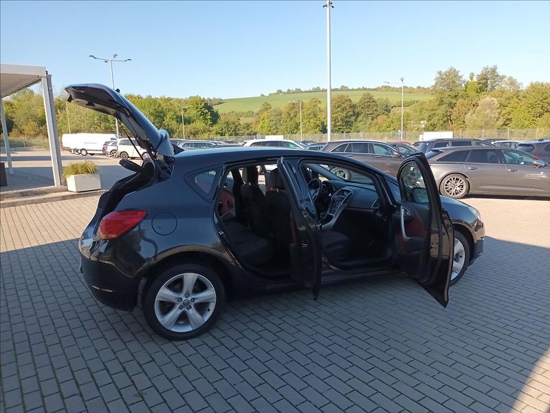 Opel Astra 1,6 i,85KW,KLIMA,PARKING - fotka 10 z 42