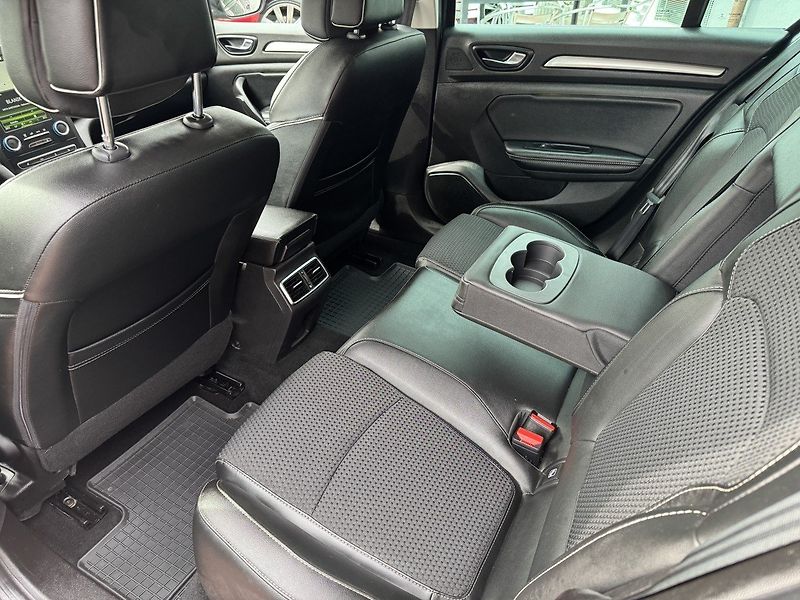 Renault Mégane (2016) 1.6dCi Bose Navi Polokůže - fotka 24 z 50