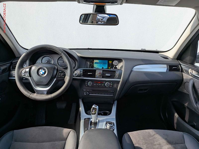 BMW X3 (2011) 2.0d xD, 2.maj, AT, navi - fotka 8 z 17