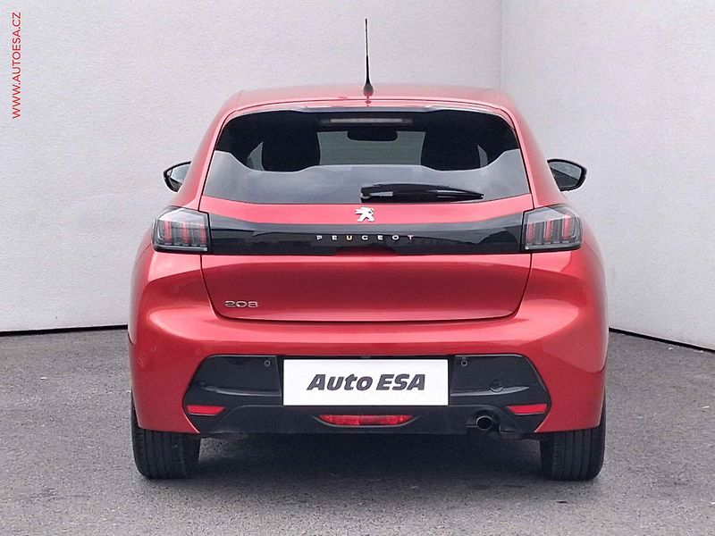 Peugeot 208 (2020) 1.2PT, Allure, AT, kamera - fotka 5 z 17