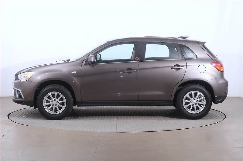Mitsubishi ASX (2018) Invite 1.6 MIVEC, Serv.kniha - fotka 3 z 20