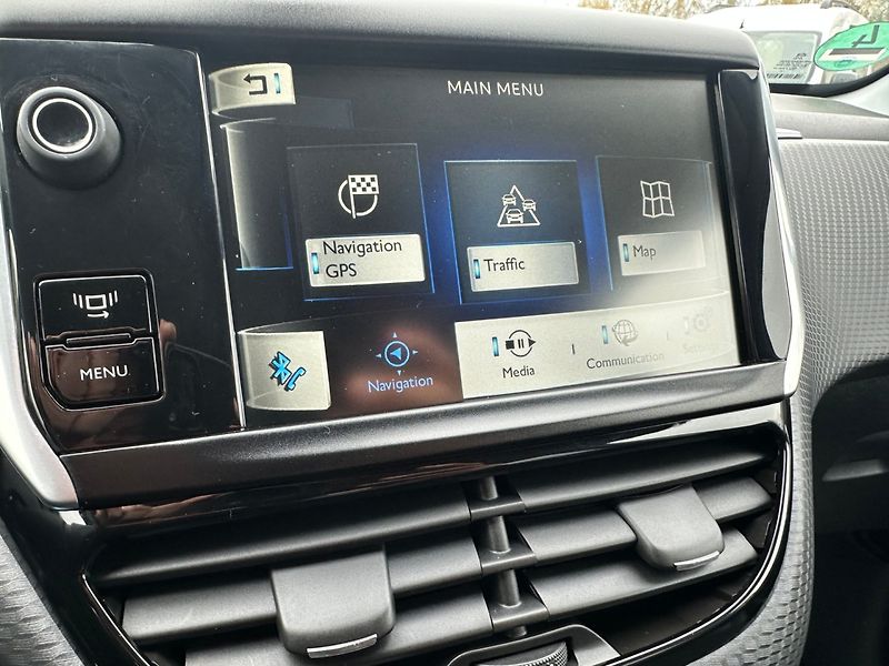 Peugeot 2008 (2014) 1.6Hdi 68Kw Allure - fotka 20 z 25