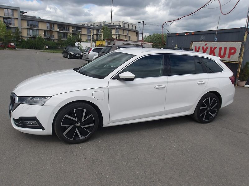 Škoda Octavia 1,4TSi BA+EL ČR ! MAX.VÝBAVA ! - fotka 4 z 33
