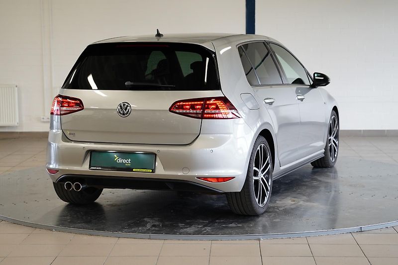 Volkswagen Golf - fotka 2 z 28