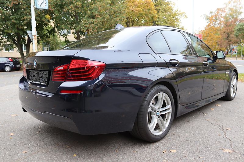 BMW Řada 5 - fotka 13 z 61