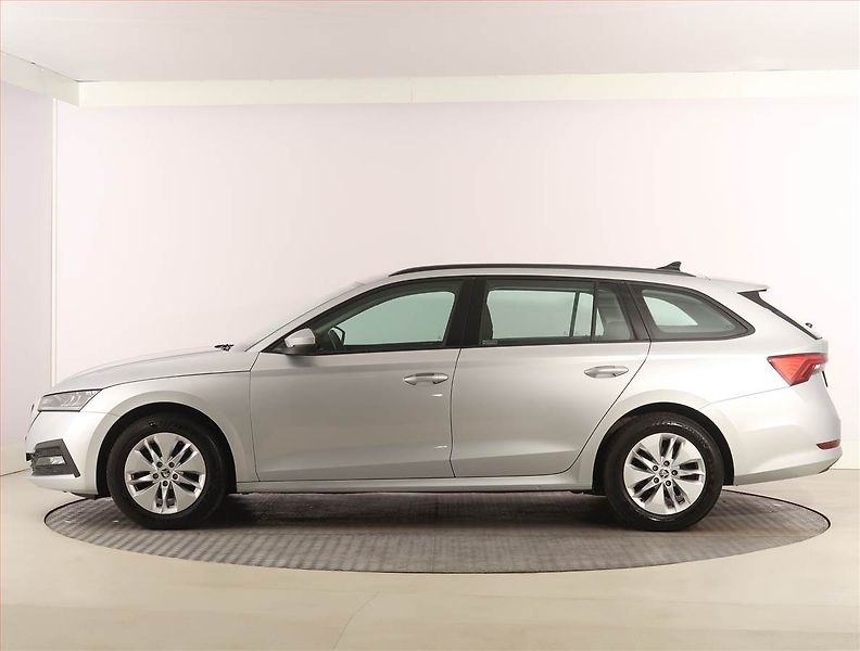 Škoda Octavia (2023) Ambition 2.0 TDI, ČR,1.maj - fotka 3 z 24
