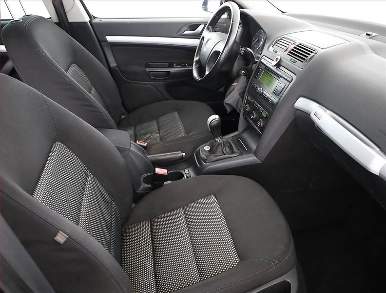 Škoda Octavia (2007) Scout 2.0, 4X4, Tempomat - fotka 7 z 16