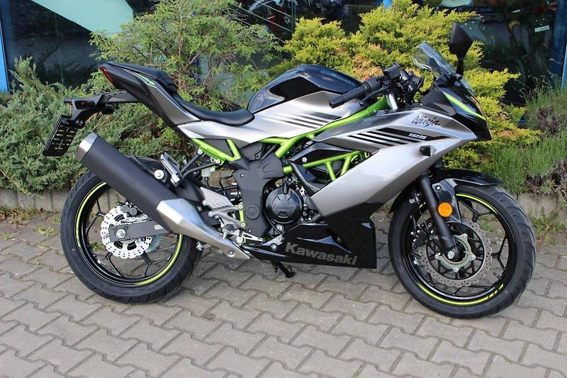 Kawasaki Ninja 125 (2026) 2026 - fotka 3 z 8