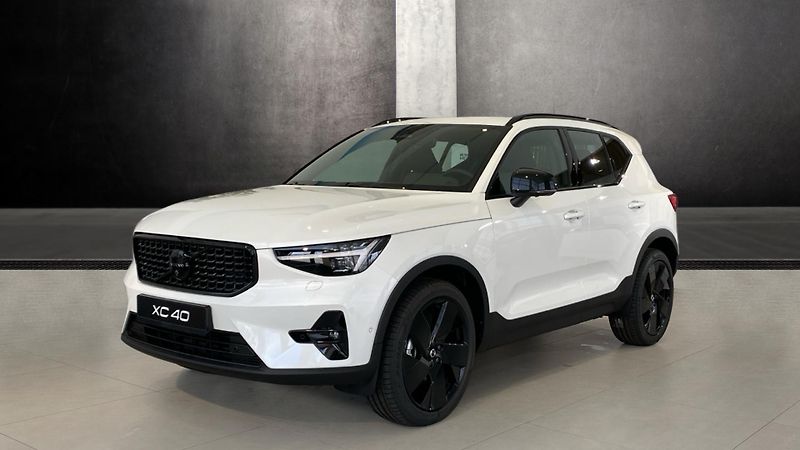 Volvo XC40 (2026) PLUS BLACK EDITION, B4 FWD, 14 - fotografie inzerátu