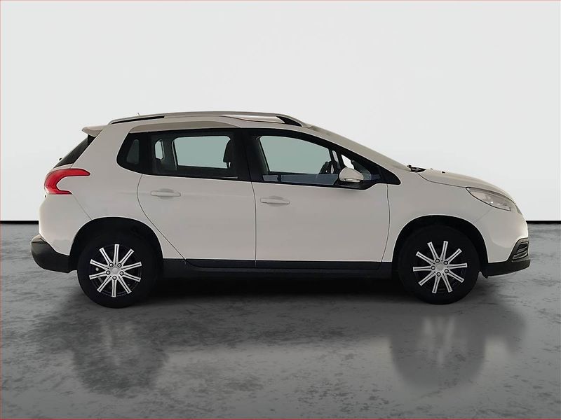 Peugeot 2008 (2014) Active 1.2 PureTech - fotka 6 z 16