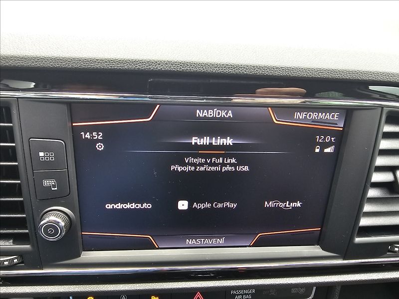 Seat Leon 1,4TSi 110KW FR led NAVI - fotka 28 z 44
