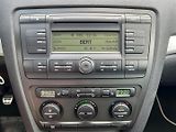 Škoda Octavia (2007) Scout 2.0TDi 103kW! - náhled 14
