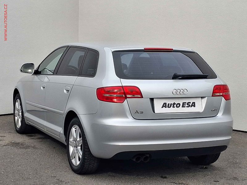 Audi A3 (2009) 1.4 TFSi, Attraction, AC - fotka 6 z 14