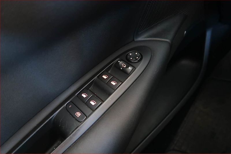 Citroën C4 (2012) 1.6 HDi, Serv.kniha, Tempomat - fotka 17 z 19