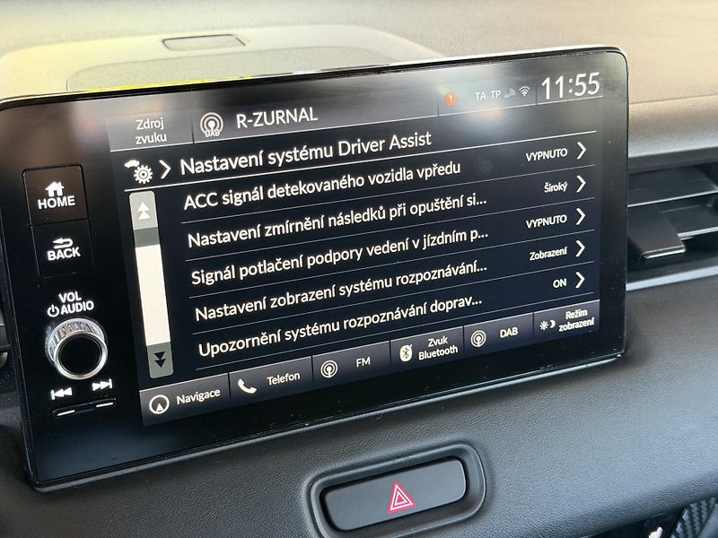 Honda HR-V 1.5 i-MMD Elegance e-CVT - fotka 14 z 26