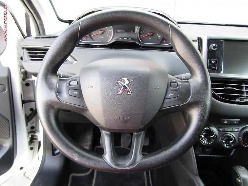 Peugeot 208 (2012) 1.2 VTi, AC, temp - fotka 16 z 17