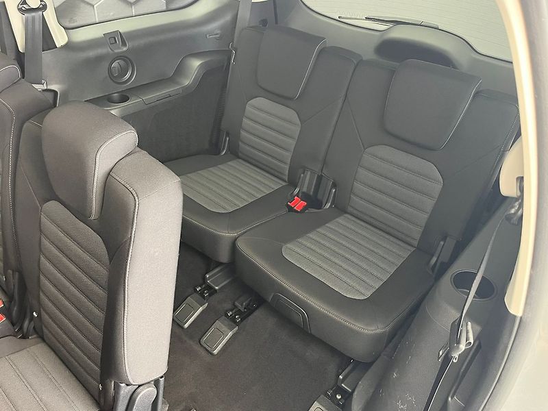Ford Galaxy 2.0 EcoBlue Titanium 140 kW - fotka 30 z 50