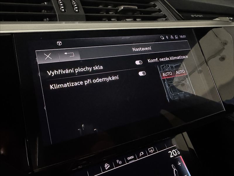 Audi e-tron 300kW S-Line exclusive - fotka 40 z 47