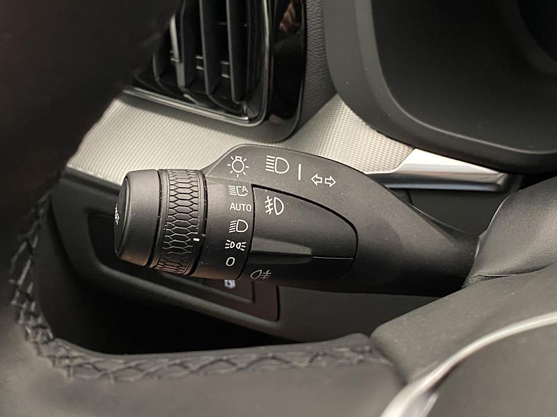 Volvo XC60 T6 AWD RECHARGE BLACK EDITION - fotka 22 z 61
