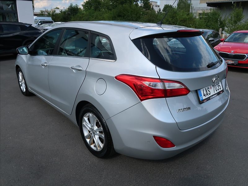 Hyundai i30 1,6 GDi,99kW,NovéČR,Aut.klima - fotka 4 z 23