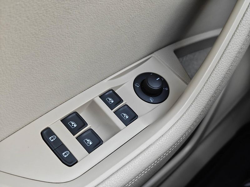 Škoda Superb Style 7DSG 1,5TSI - fotka 21 z 24