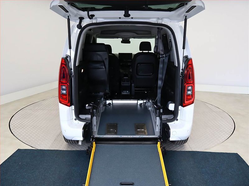 Opel Combo (2025) Edition 1.2 Turbo, 3Místa, ČR - fotka 10 z 17