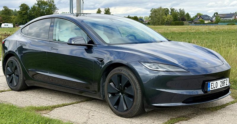 Tesla Model 3 (2024) Highland  - fotka 4 z 19