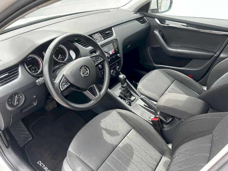 Škoda Octavia (2019) Combi 1.5 TSI 96kW Plyn (CNG) - fotka 22 z 30