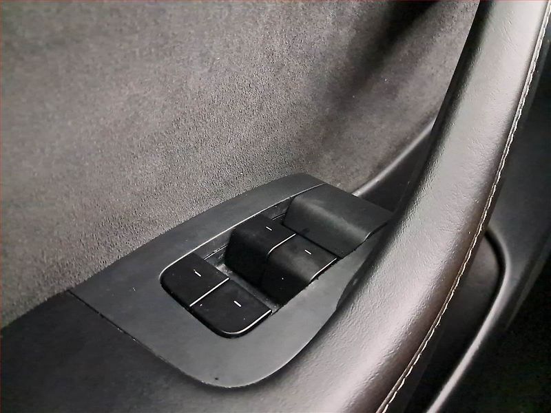 Tesla Model 3 (2020) Long Range 4WD 78kWh, SoH 86% - fotka 21 z 24