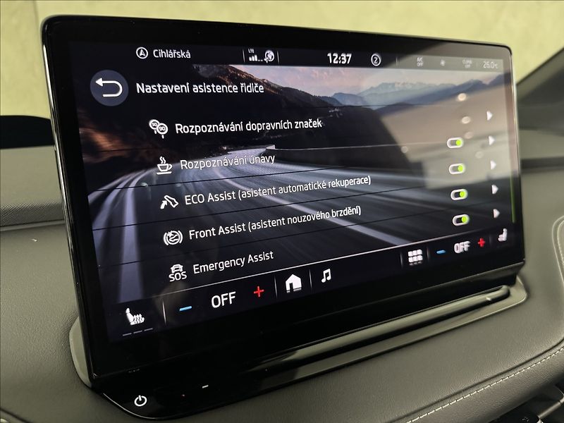 Škoda Enyaq 80x Sportline 4x4 LED Tepelko - fotka 30 z 50