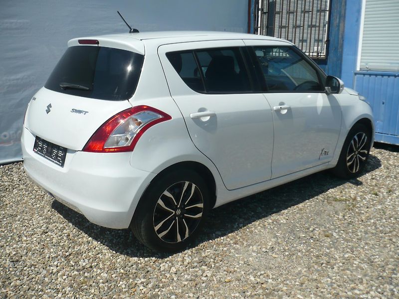 Suzuki Swift 1.2I 69Kw X-Tra Klimatizace - fotka 6 z 23