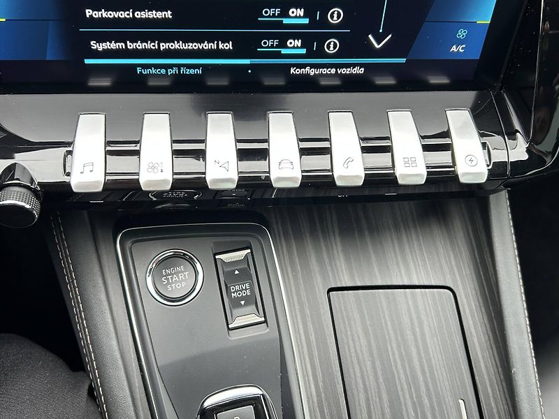 Peugeot 508 GT PACK HYBRID 225 e-EAT8 1.6 - fotka 21 z 27