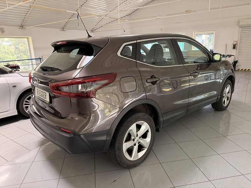 Nissan Qashqai 1,3 - fotka 6 z 29
