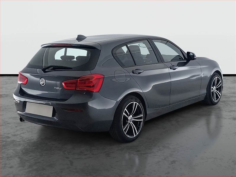 BMW Řada 1 (2017) 118d, Automat, Navi, Tempomat - fotka 5 z 20