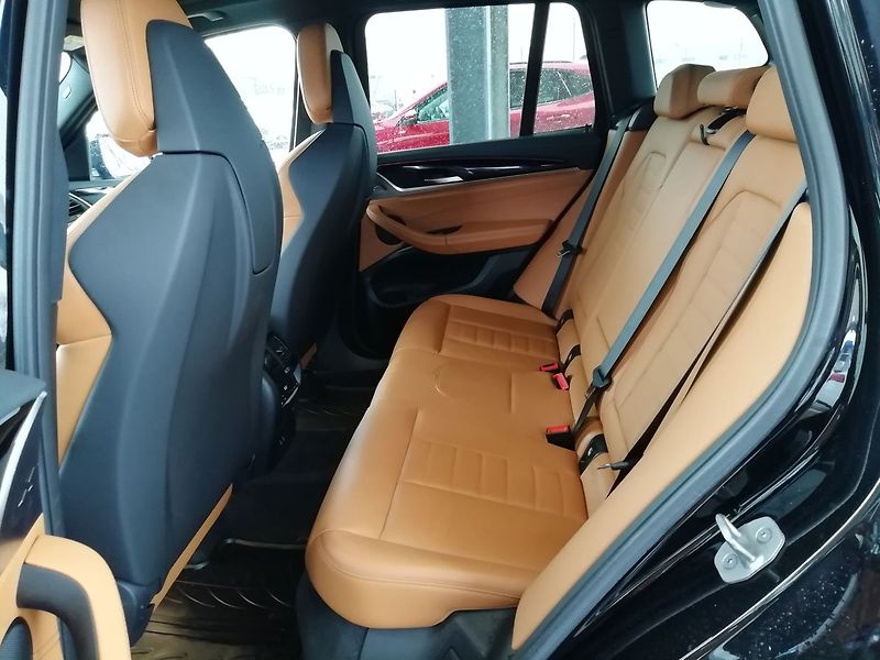 BMW X3 xDrive 30d M-Sport  210 kW - fotka 6 z 25