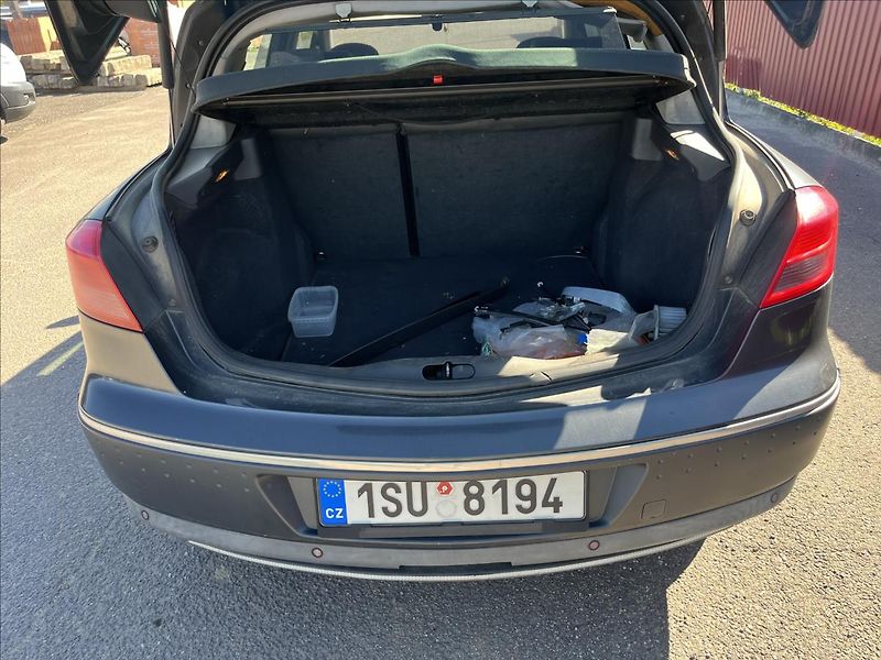 Renault Vel Satis 2,2 dCi TAŽNÉ STK 12/2026 - fotka 25 z 27
