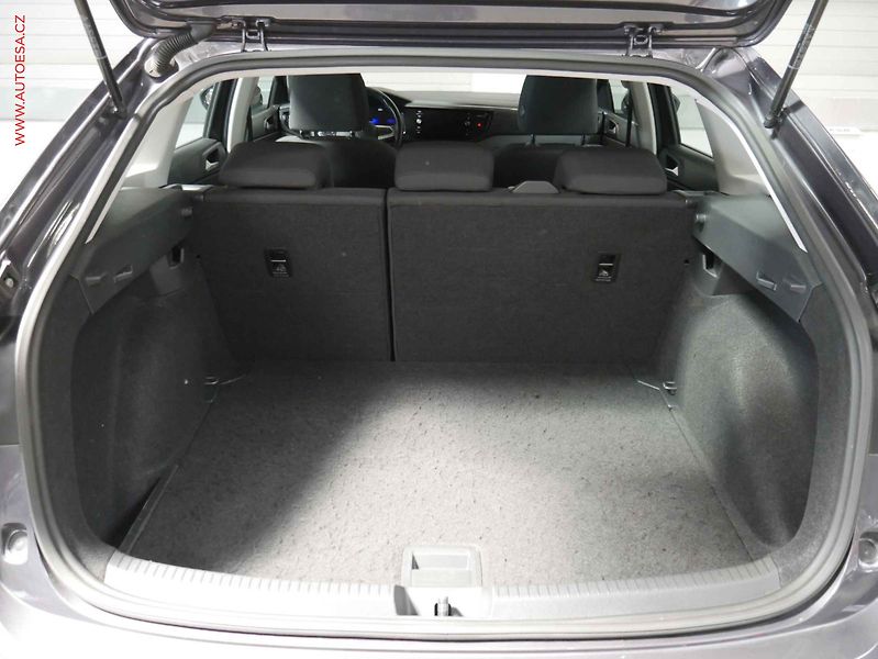 Volkswagen Taigo (2023) 1.0TSI, ČR, servis.kniha - fotka 7 z 19