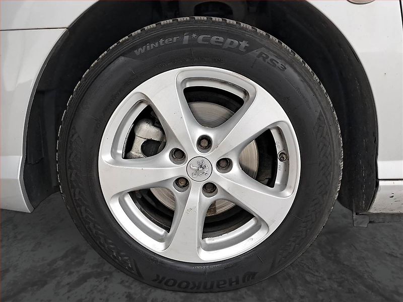Peugeot 407 (2009) 1.6 HDi, po STK, Tažné - fotka 15 z 17