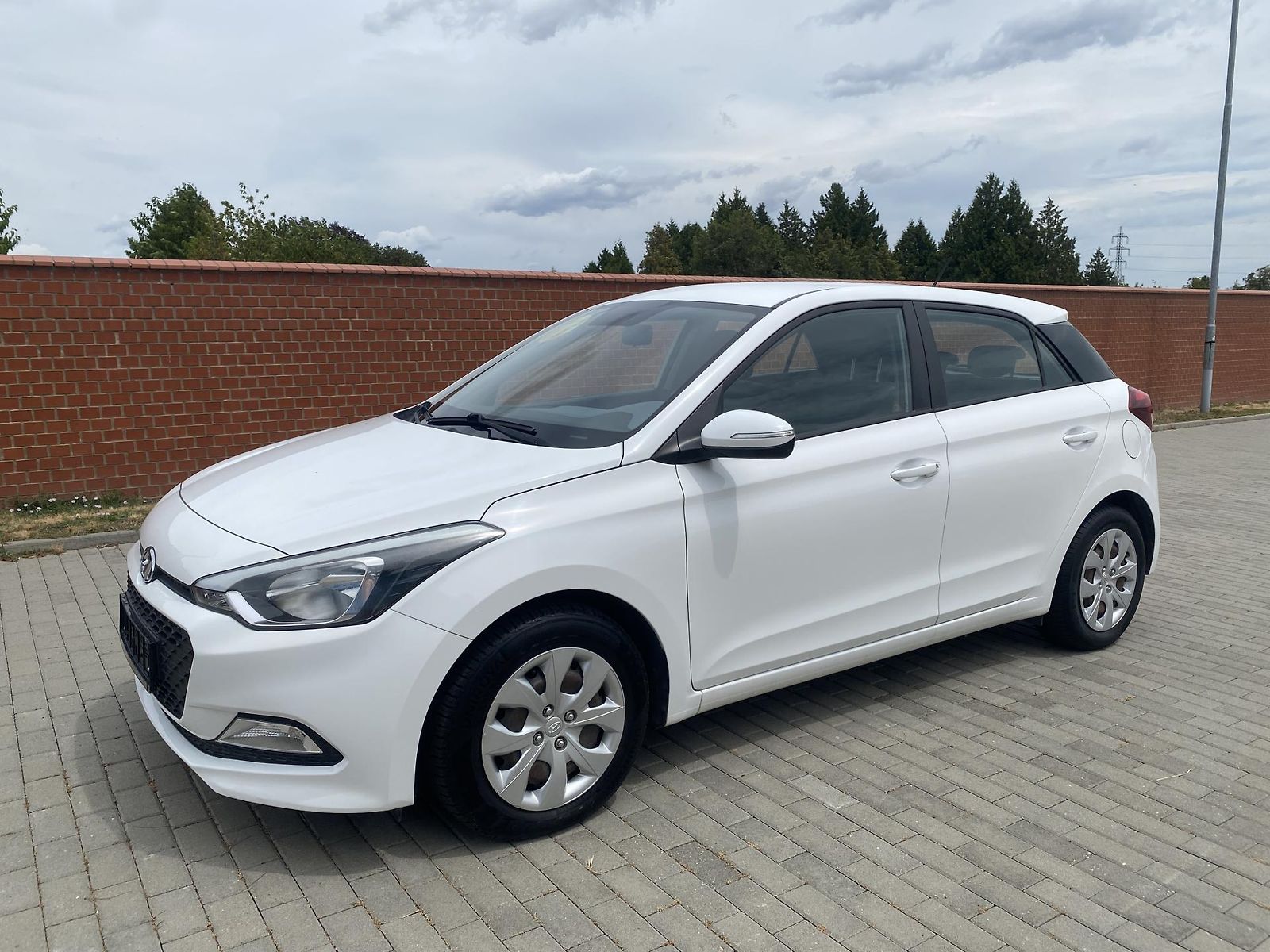 Hyundai i20 1.2i SELECT,NAJ.76TIS.KM!!