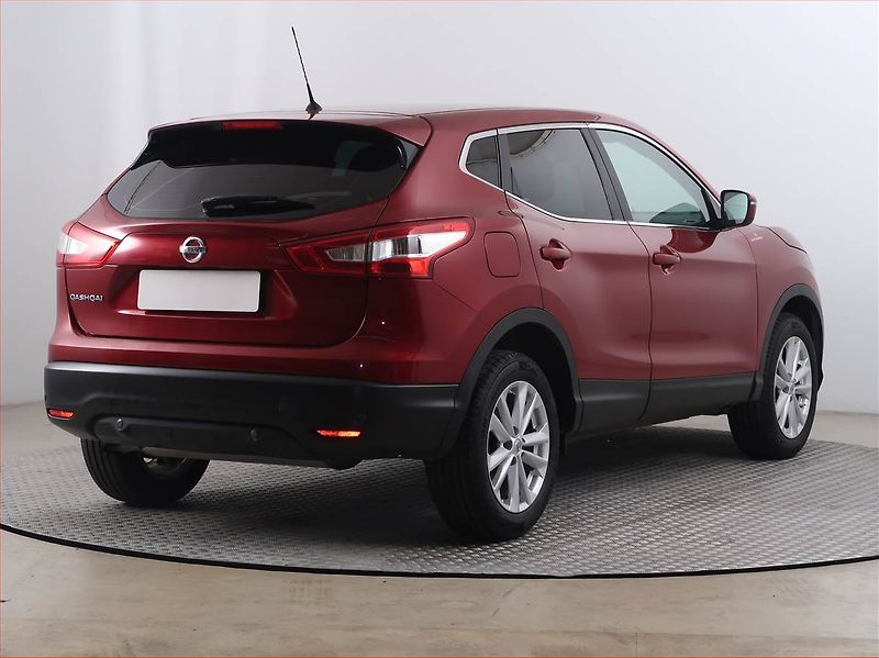 Nissan Qashqai (2017) 1.2 DIG-T, Serv.kniha - fotka 5 z 15