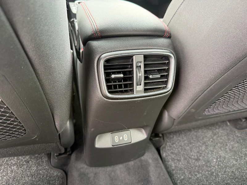 Hyundai i30 1.5 T-GDI MHEV DCT N-Line - fotka 26 z 29