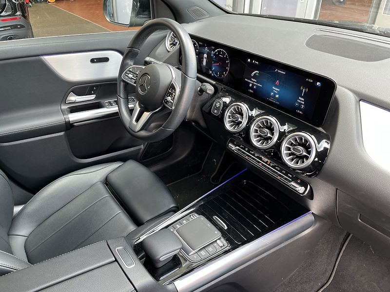 Mercedes-Benz GLA 250 4MATIC Urban Keyless LED - fotka 19 z 21