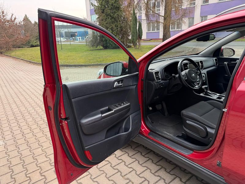 Kia Sportage 1,7 CRDi 4x2 Dynamic - fotka 9 z 35