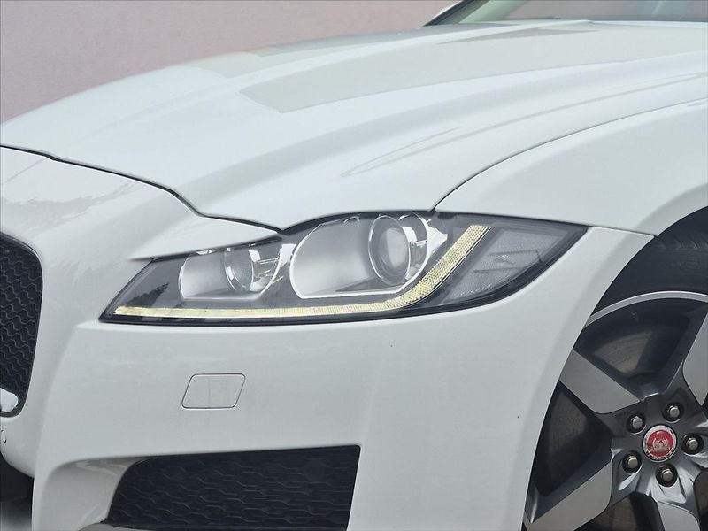Jaguar XF 3,0 30d R-SPORT - fotka 5 z 20